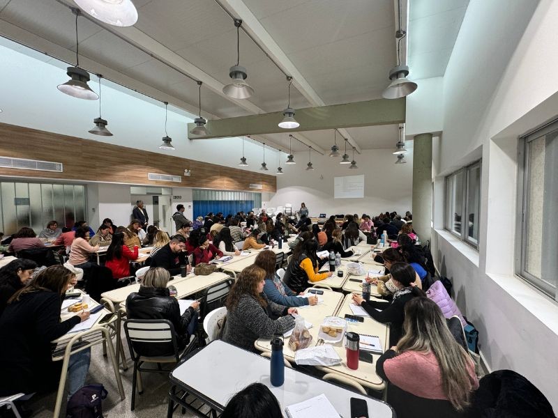 Inició el Curso de Capacitación Docente Tras Firma de Convenio entre la Municipalidad de Villa del Totoral y AMCEC